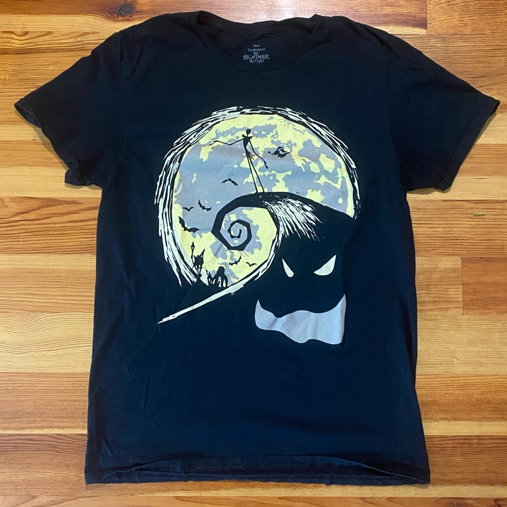 Tim Burton’s Nightmare Before Christmas Adult Unisex T Shirt in black - Medium